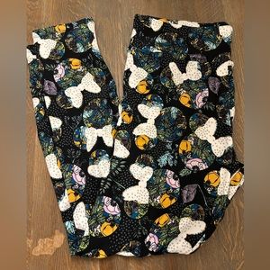 Minnie Mouse leggings from Lularoe.  Tall and curvy size